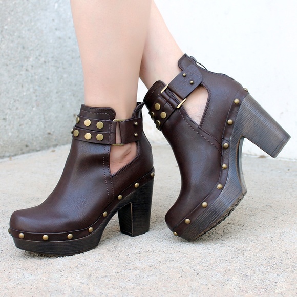 womens clog booties